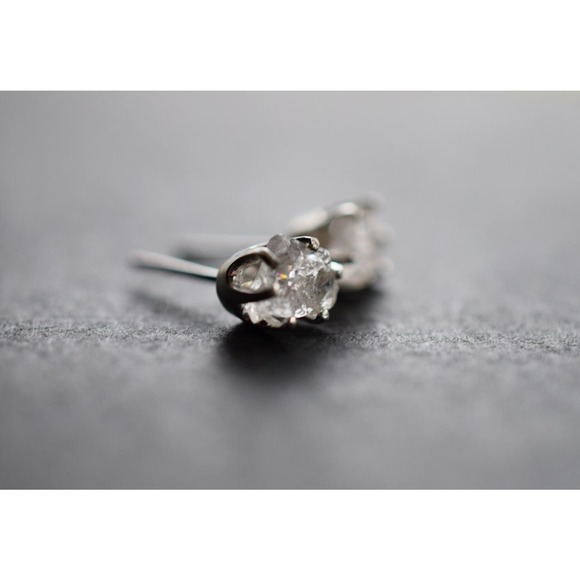 Sterling silver stud earrings, alternative diamond, uncut natural gemsto… - Picture 4 of 5